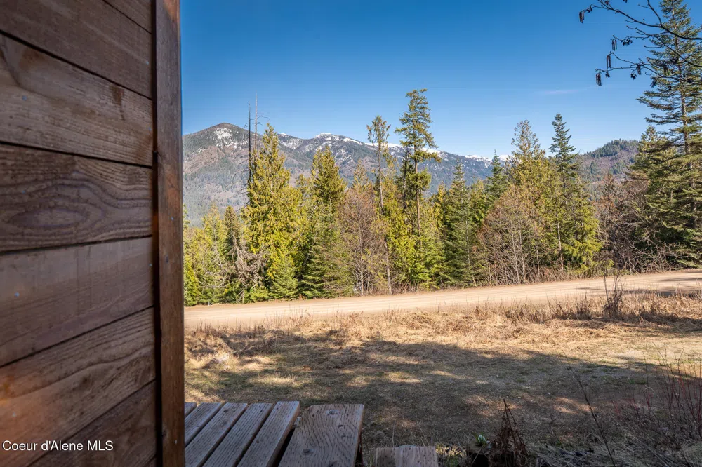 940 Sled Run Trail Clark Fork, ID 83811