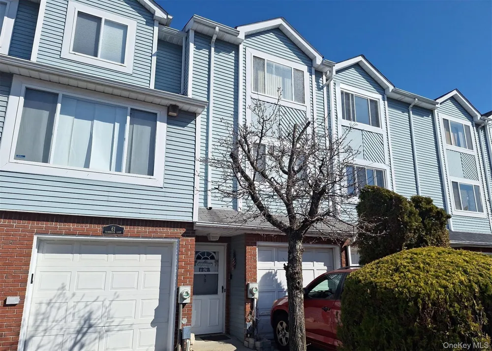 59 Pembrook Loop Staten Island, NY 10309