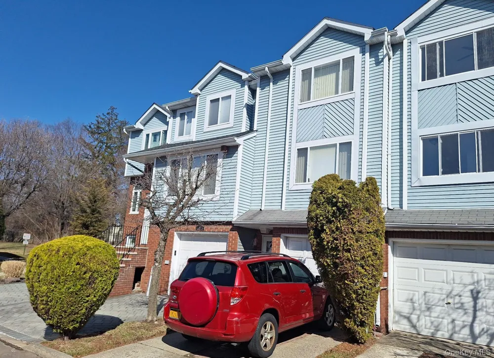 59 Pembrook Loop Staten Island, NY 10309
