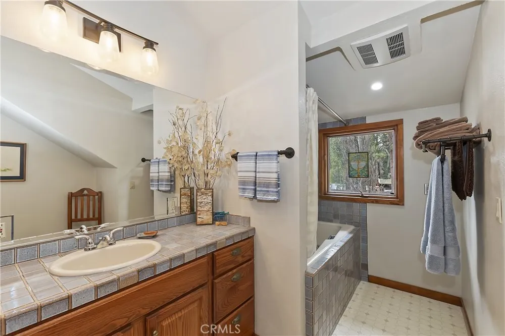 39128 North Shore Fawnskin, CA 92333