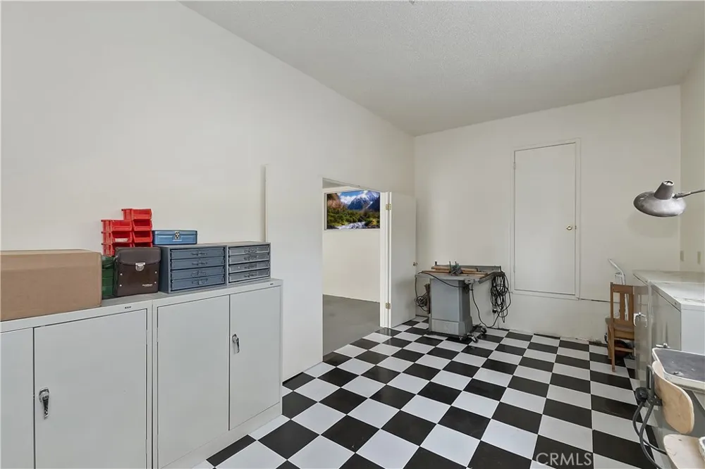 39128 North Shore Fawnskin, CA 92333