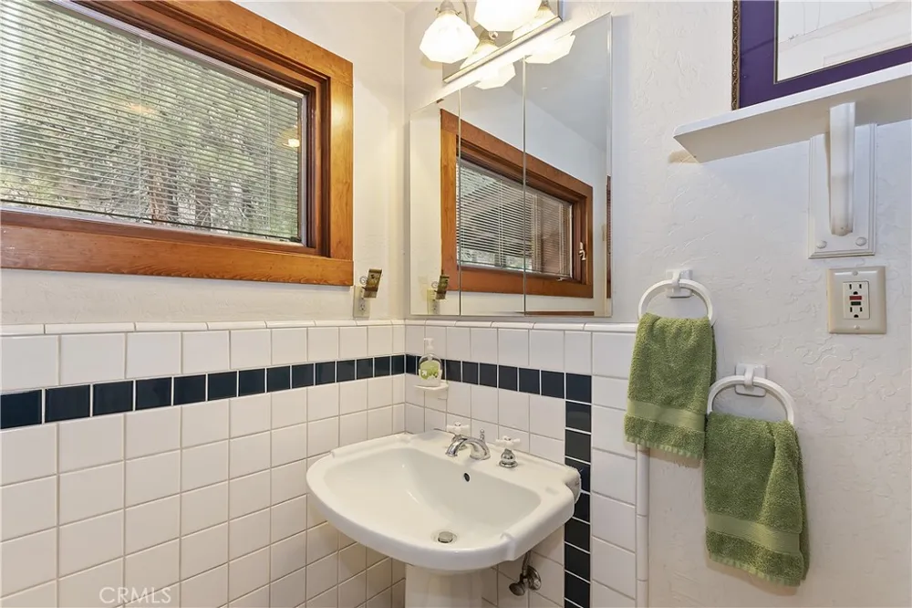 39128 North Shore Fawnskin, CA 92333