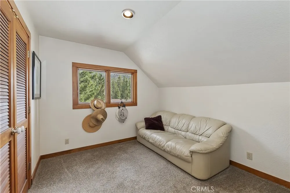 39128 North Shore Fawnskin, CA 92333