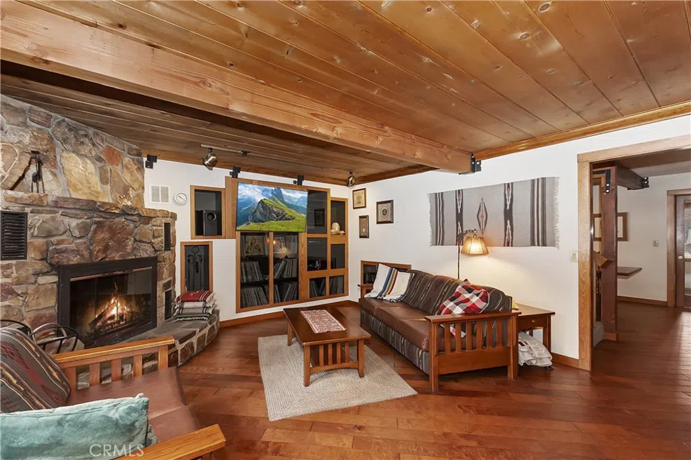 39128 North Shore Fawnskin, CA 92333