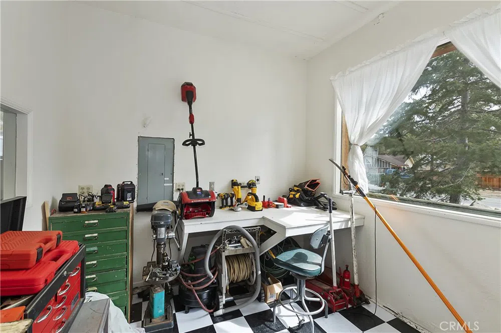 39128 North Shore Fawnskin, CA 92333