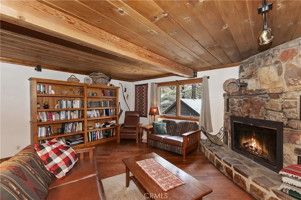 39128 North Shore Fawnskin, CA 92333