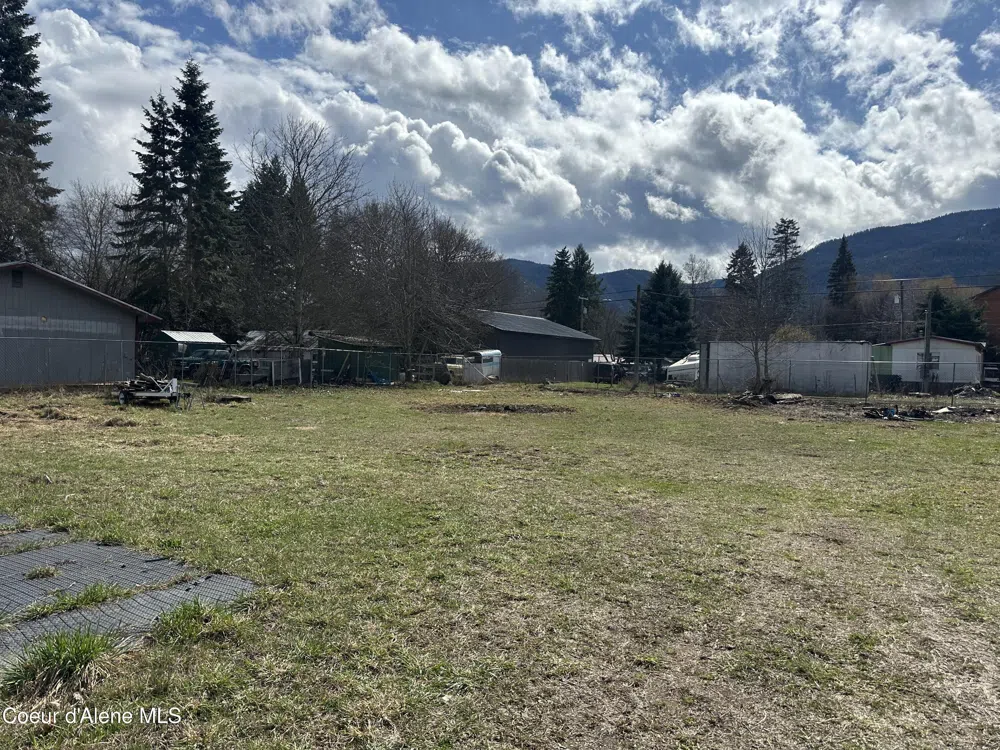 102 E 2nd Avenue Clark Fork, ID 83811