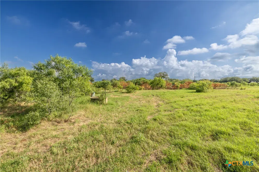 1 County Road 491 Gonzales, TX 78629
