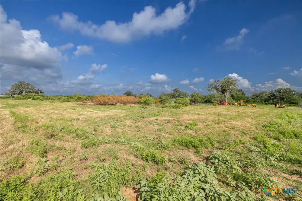 1 County Road 491 Gonzales, TX 78629