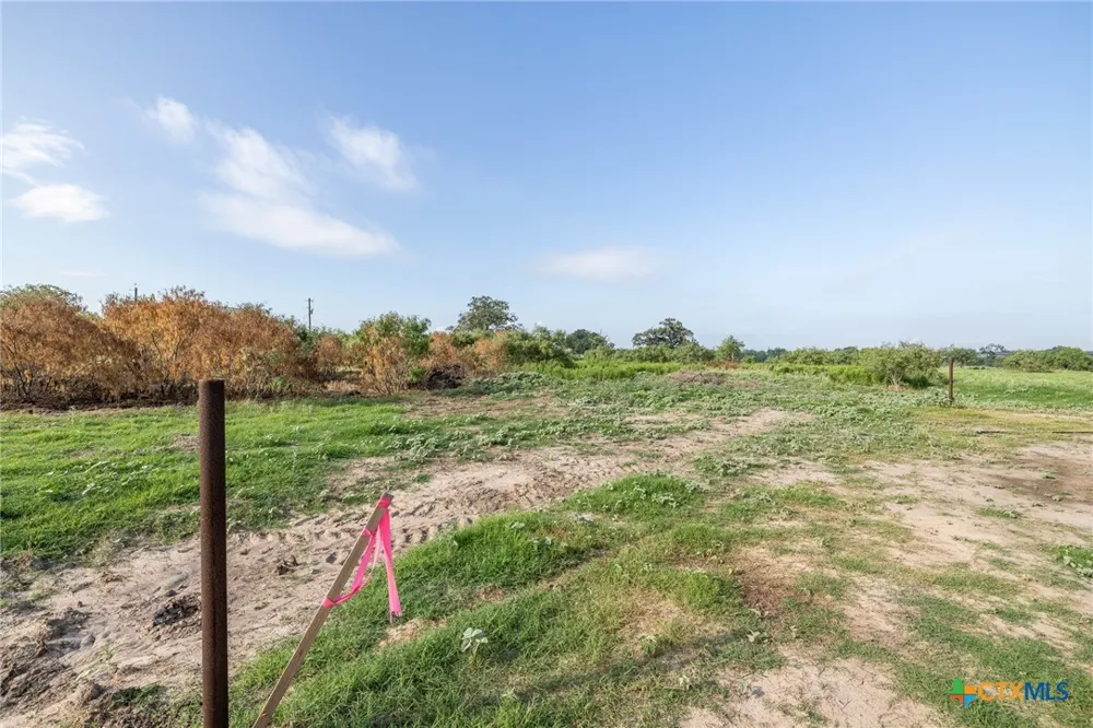 1 County Road 491 Gonzales, TX 78629