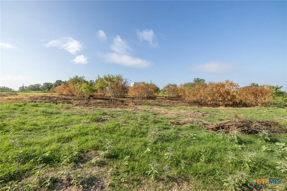 1 County Road 491 Gonzales, TX 78629