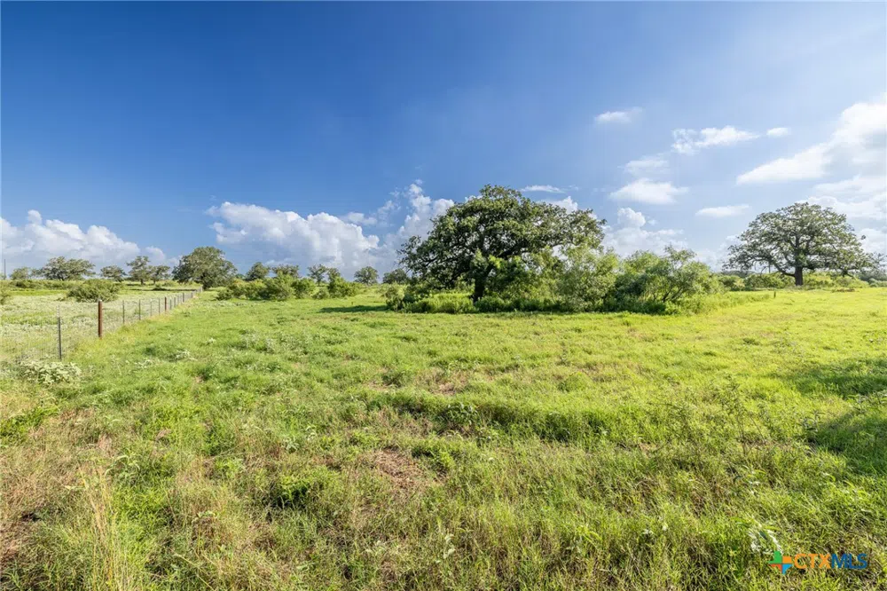 1 County Road 491 Gonzales, TX 78629