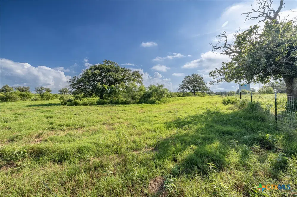 1 County Road 491 Gonzales, TX 78629