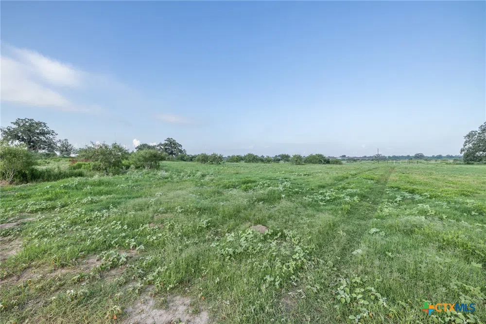 1 County Road 491 Gonzales, TX 78629