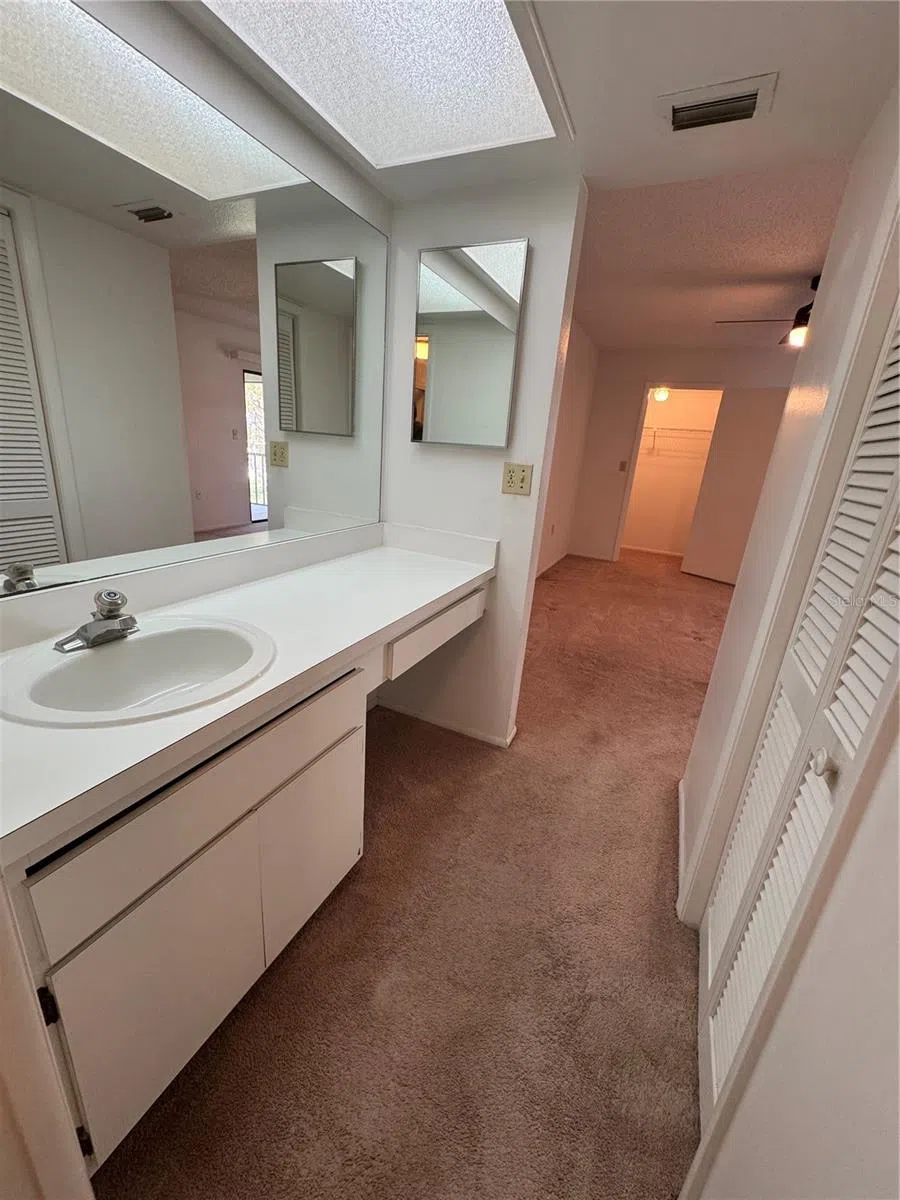 106 LAKESIDE COURT Oldsmar, FL 34677