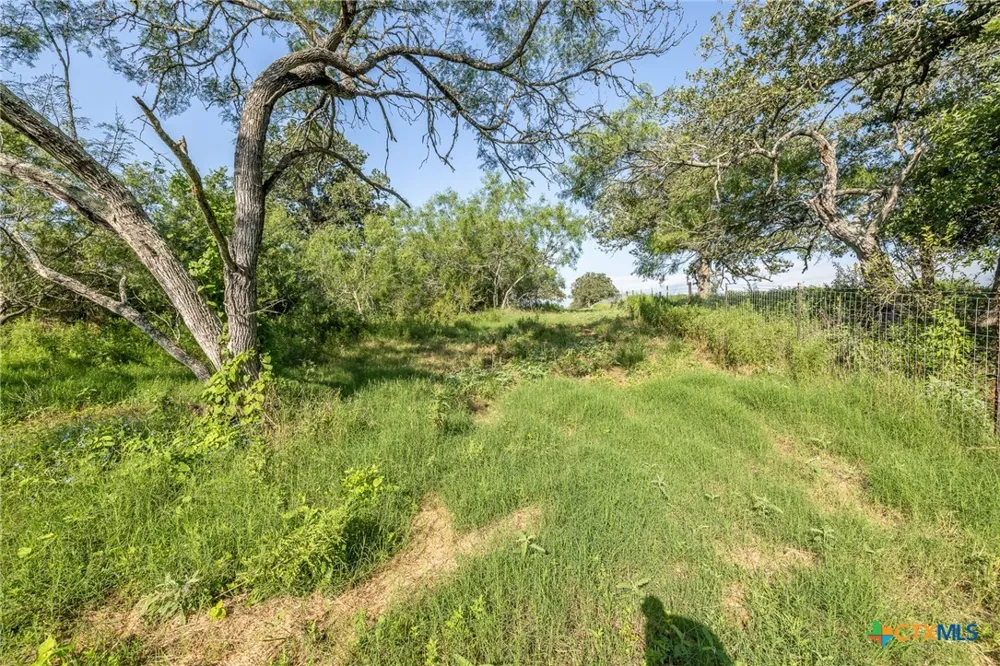1 County Road 491 Gonzales, TX 78629