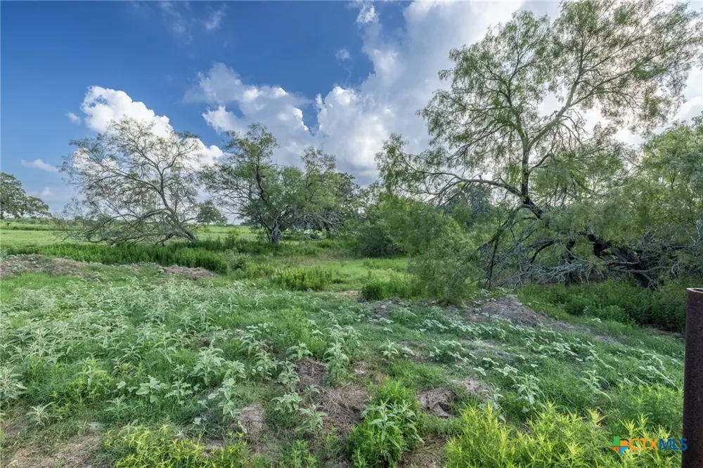 1 County Road 491 Gonzales, TX 78629