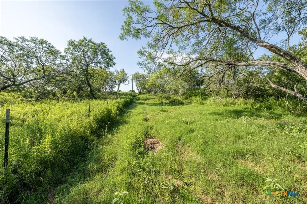 1 County Road 491 Gonzales, TX 78629