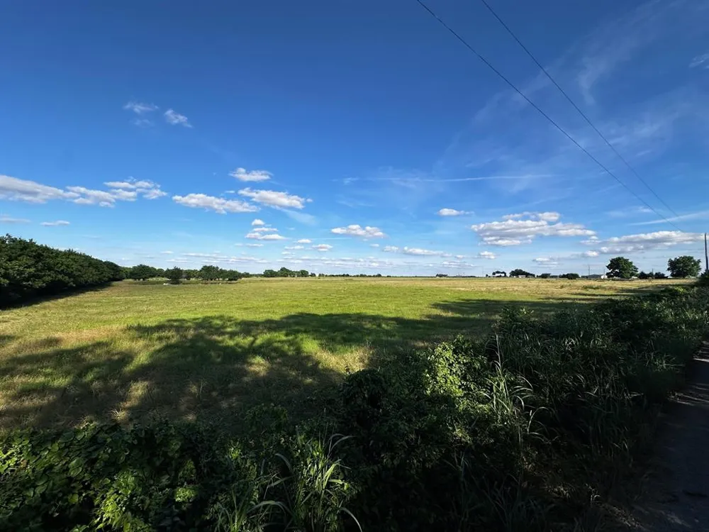 23 County Rd 4815 Leonard, TX 75452