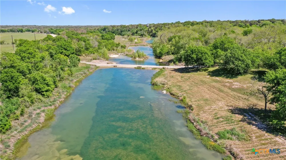 Lost Acres Loop Blanco, TX 78606