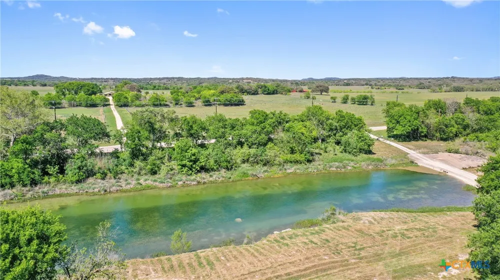 Lost Acres Loop Blanco, TX 78606