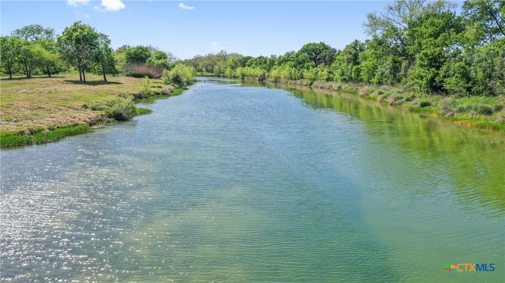 Lost Acres Loop Blanco, TX 78606