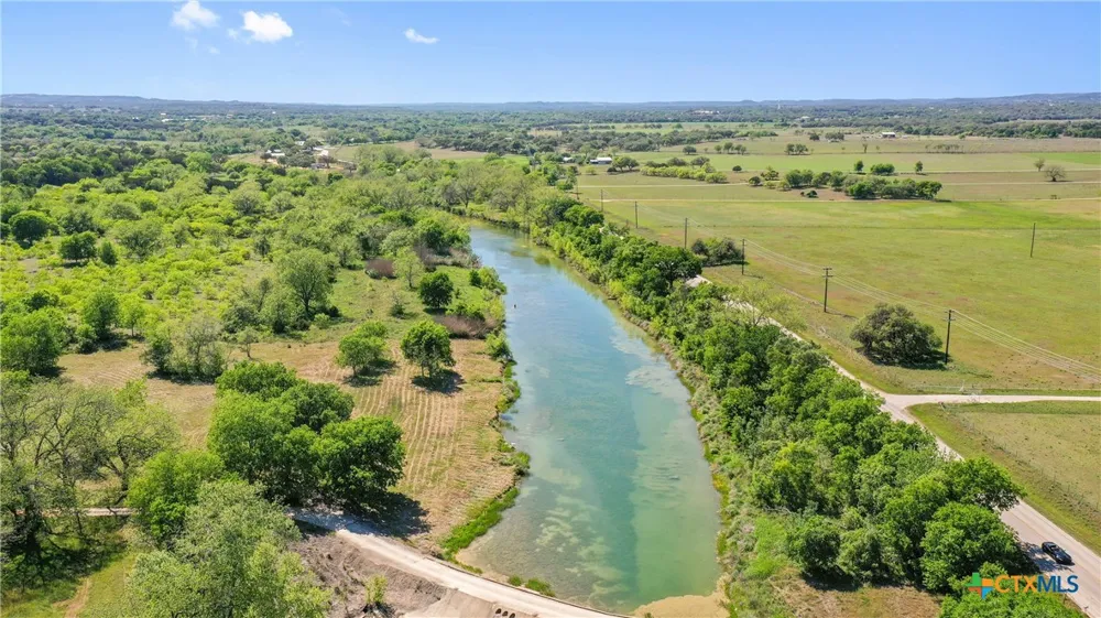 Lost Acres Loop Blanco, TX 78606