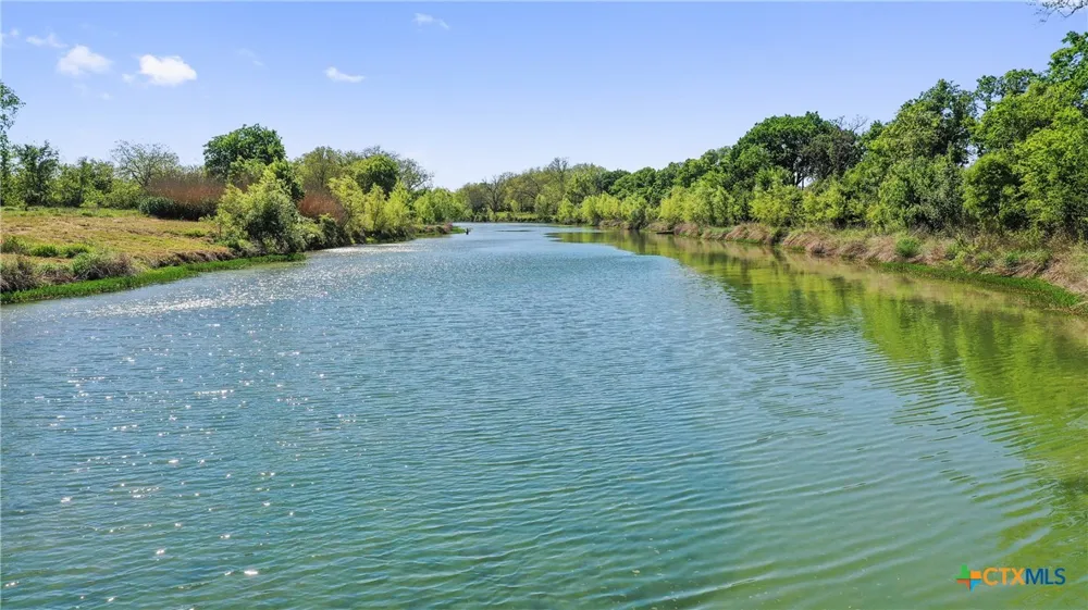 Lost Acres Loop Blanco, TX 78606