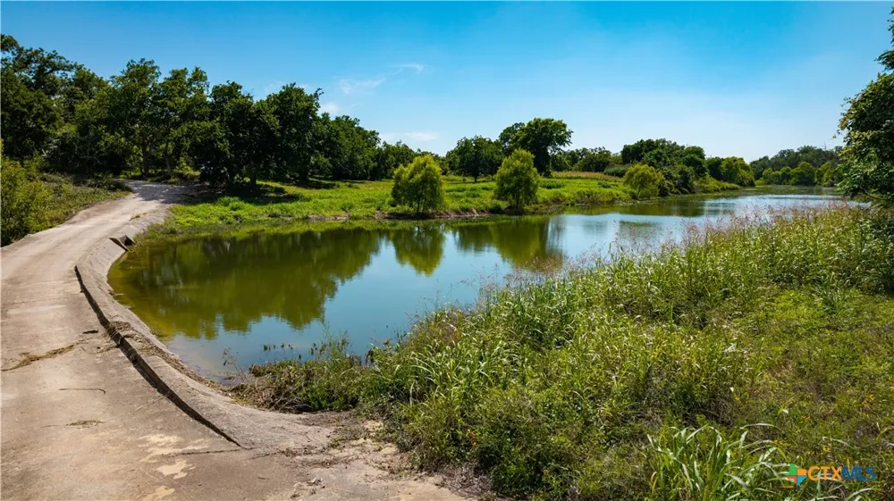 Lost Acres Loop Blanco, TX 78606