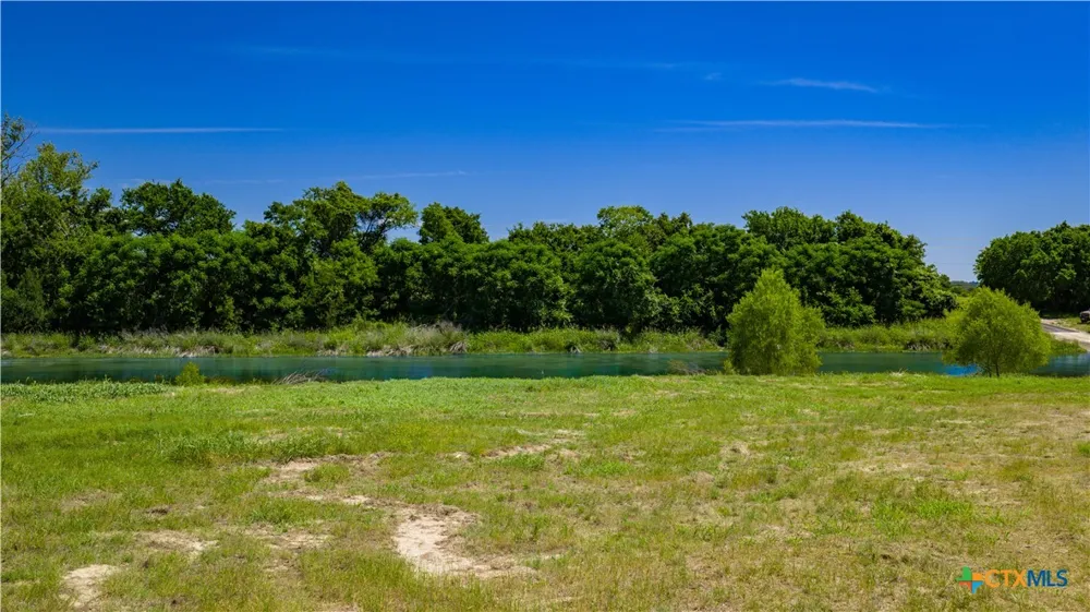 Lost Acres Loop Blanco, TX 78606