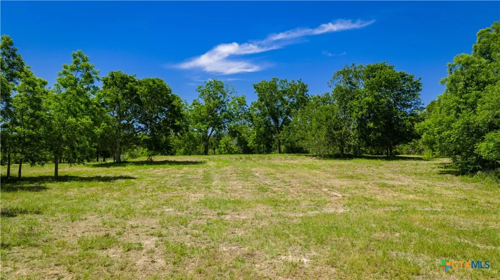 Lost Acres Loop Blanco, TX 78606