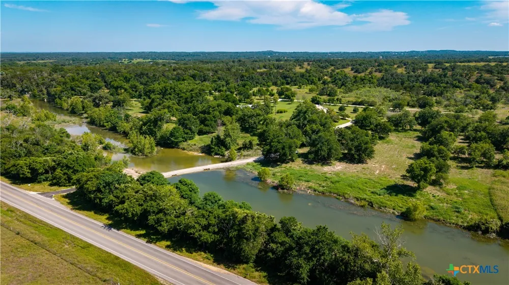 Lost Acres Loop Blanco, TX 78606