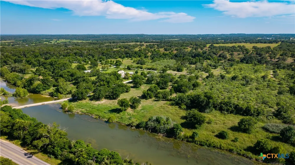 Lost Acres Loop Blanco, TX 78606