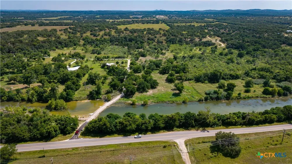 Lost Acres Loop Blanco, TX 78606