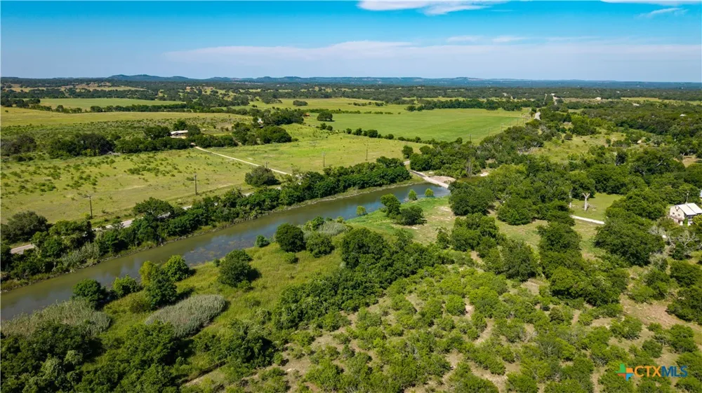 Lost Acres Loop Blanco, TX 78606