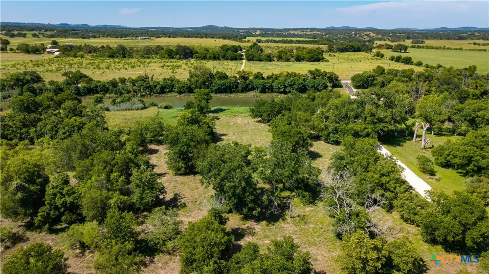 Lost Acres Loop Blanco, TX 78606