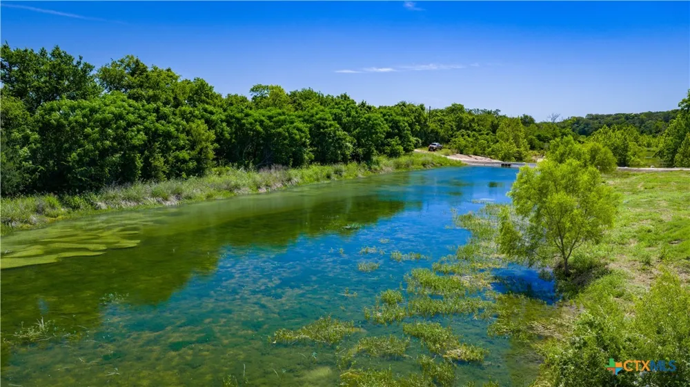 Lost Acres Loop Blanco, TX 78606