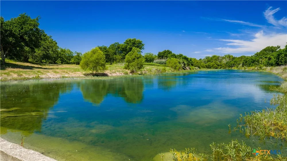 Lost Acres Loop Blanco, TX 78606