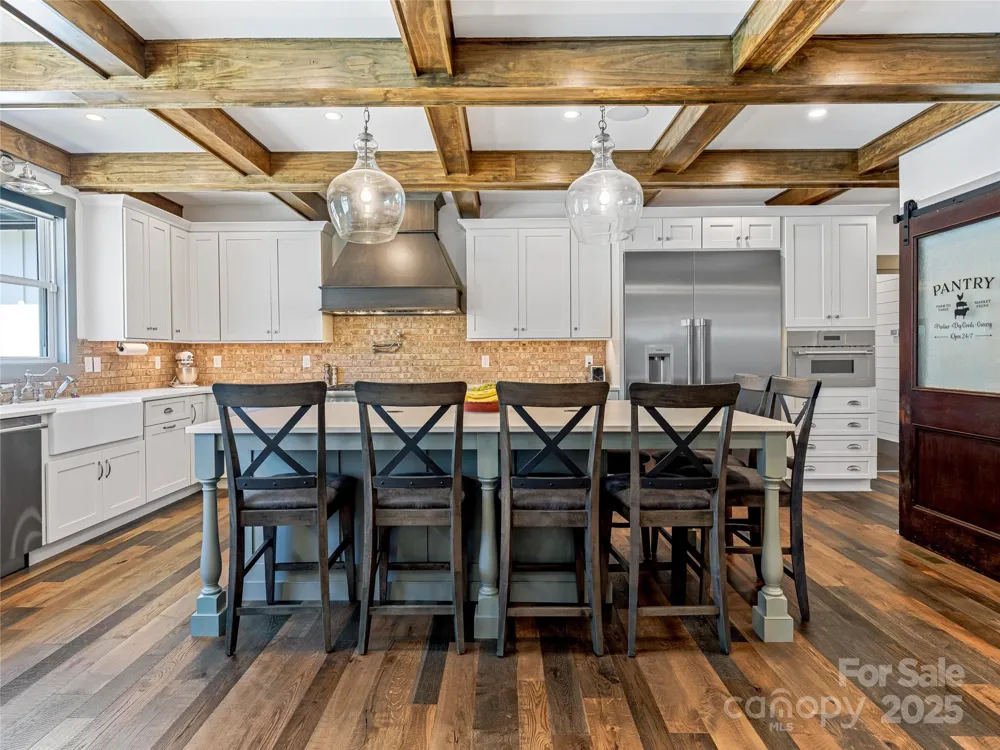 59 W Bradford Hill Road Mills River, NC 28759