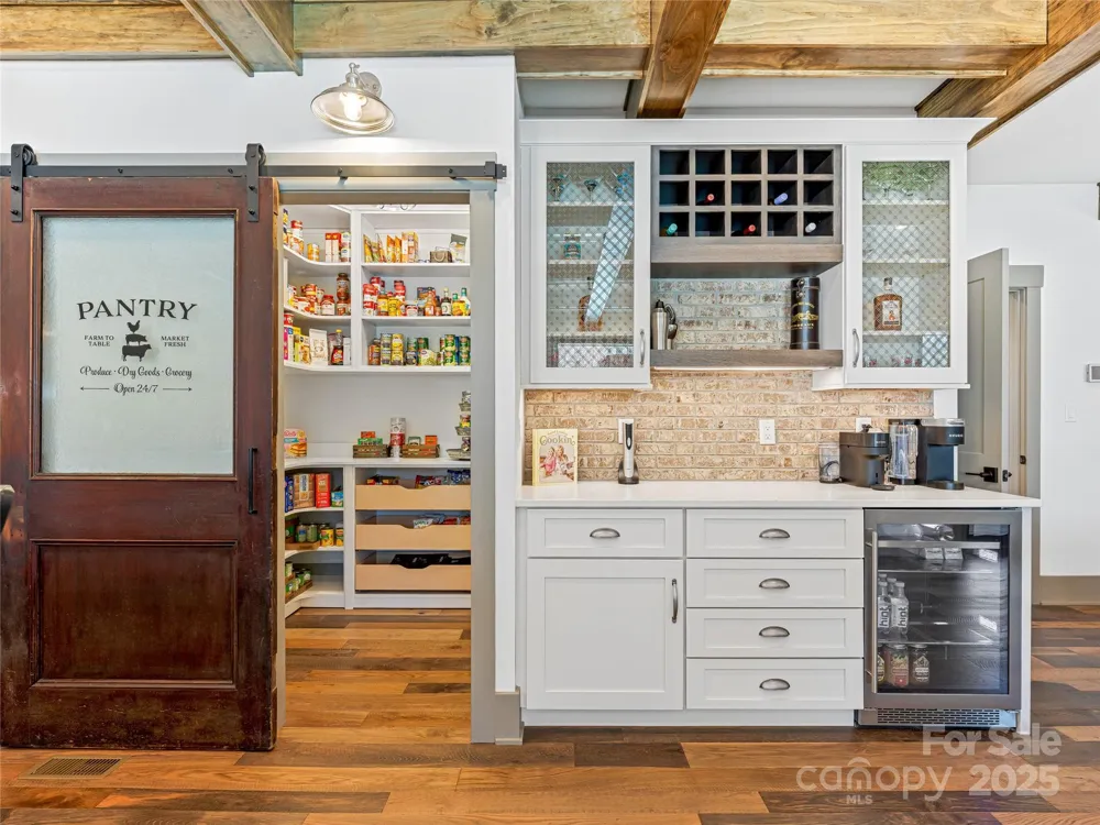 59 W Bradford Hill Road Mills River, NC 28759