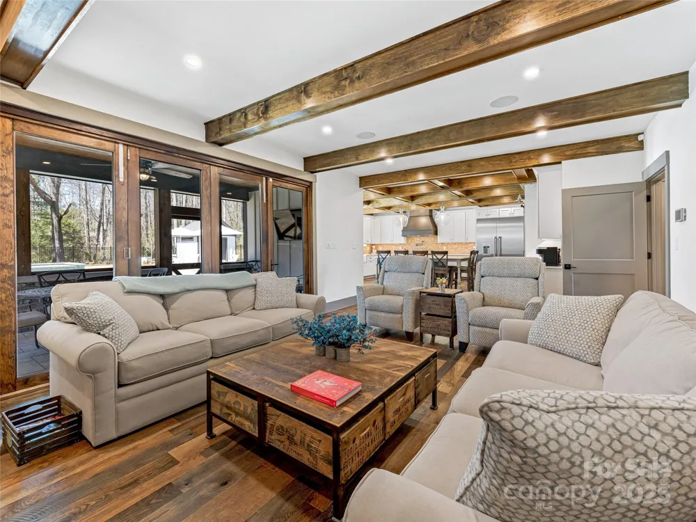 59 W Bradford Hill Road Mills River, NC 28759