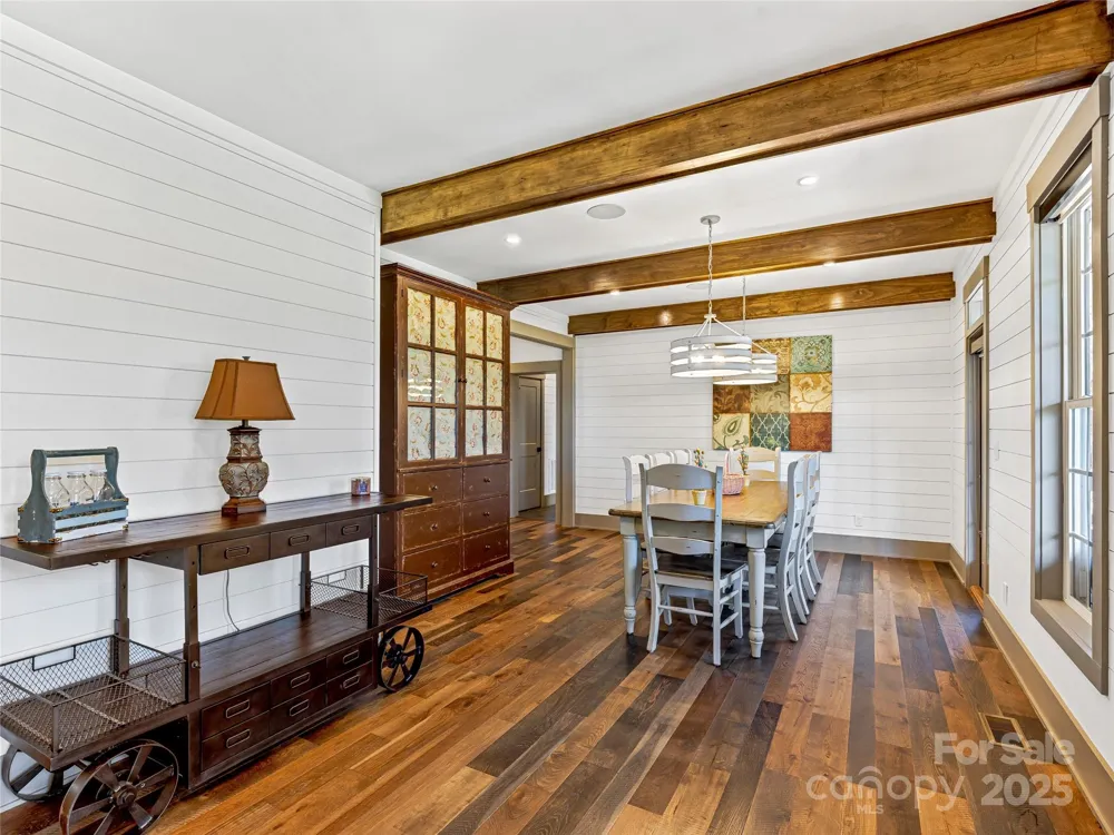 59 W Bradford Hill Road Mills River, NC 28759