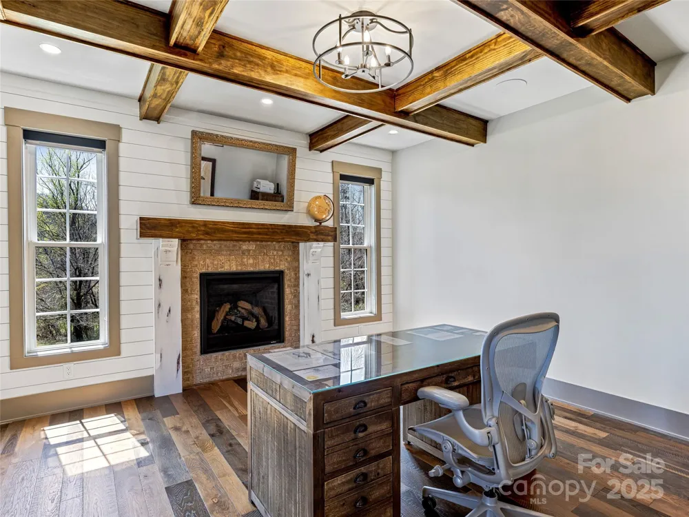 59 W Bradford Hill Road Mills River, NC 28759