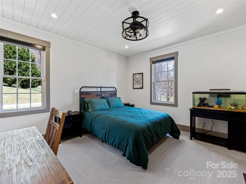 59 W Bradford Hill Road Mills River, NC 28759