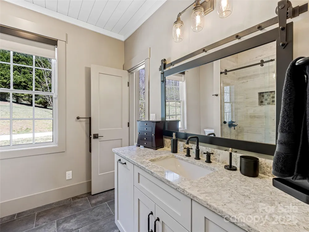 59 W Bradford Hill Road Mills River, NC 28759