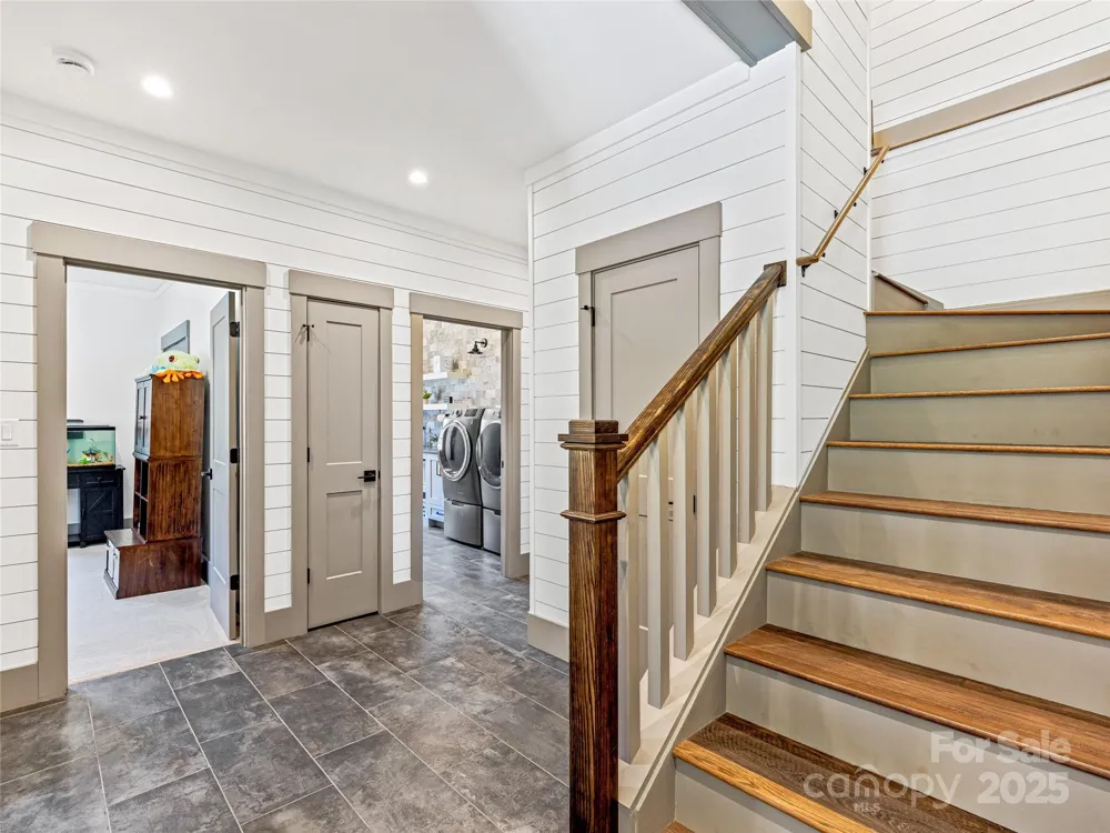 59 W Bradford Hill Road Mills River, NC 28759