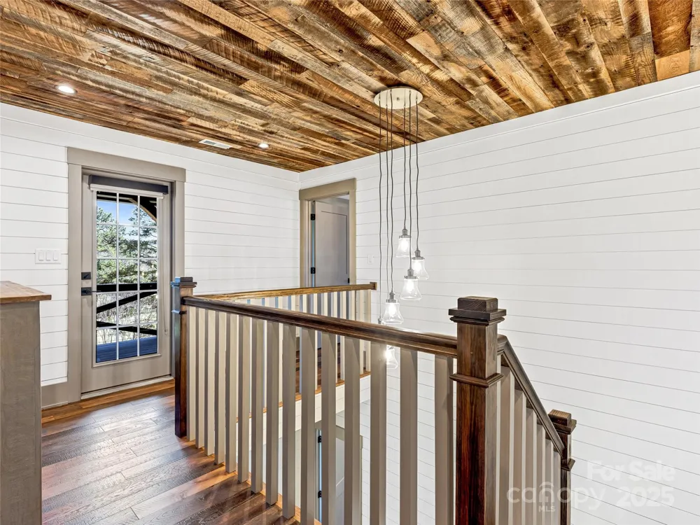 59 W Bradford Hill Road Mills River, NC 28759