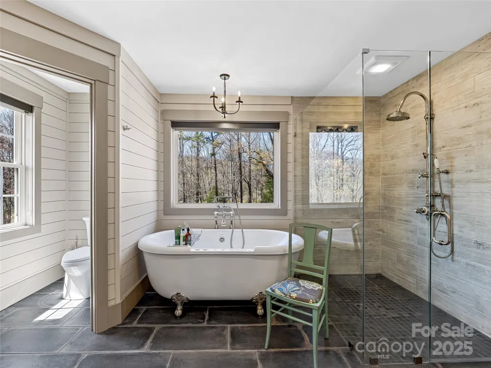 59 W Bradford Hill Road Mills River, NC 28759
