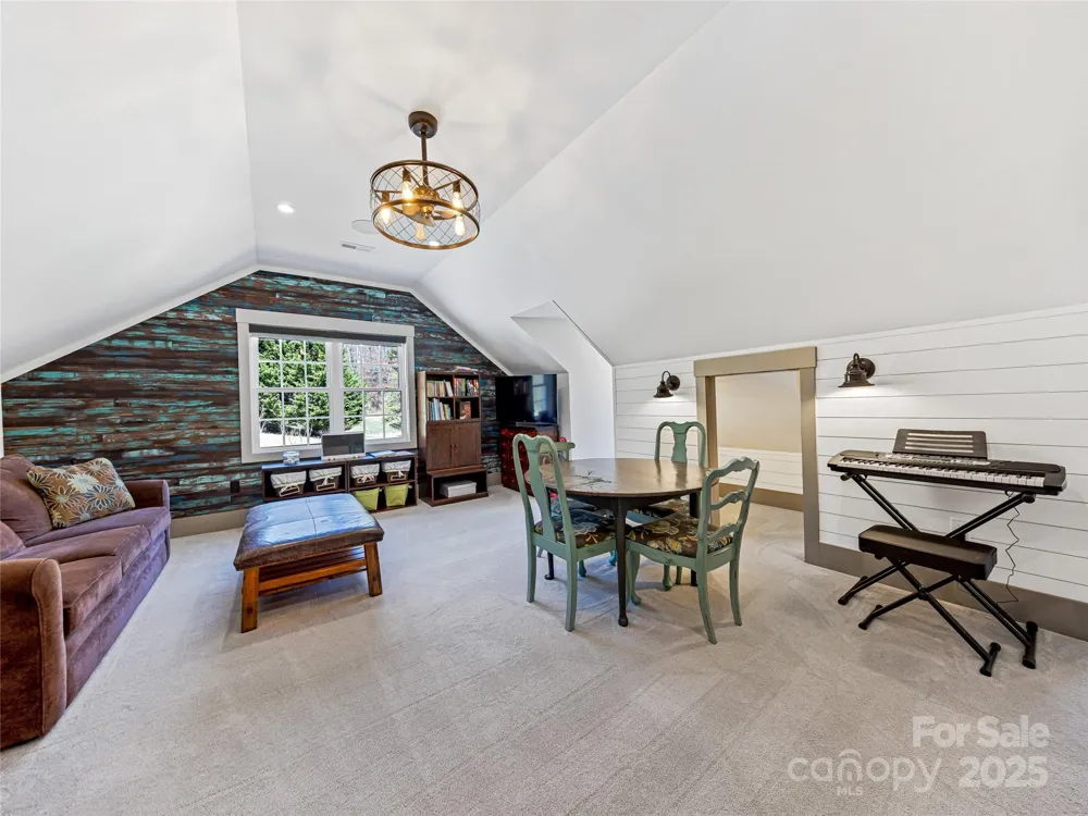 59 W Bradford Hill Road Mills River, NC 28759