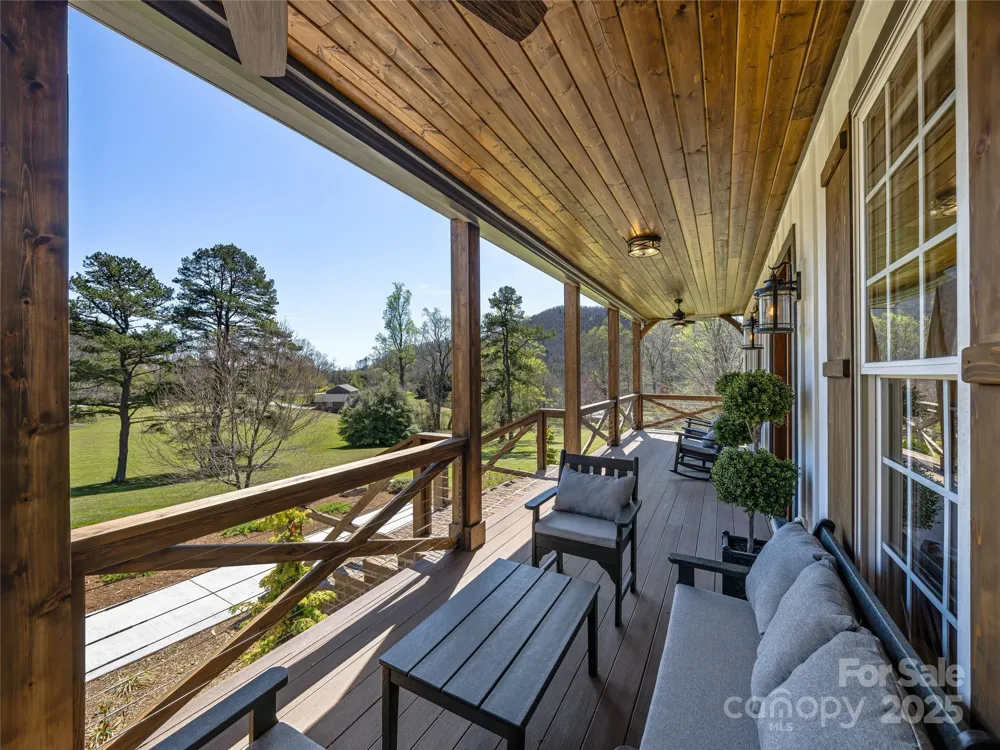 59 W Bradford Hill Road Mills River, NC 28759